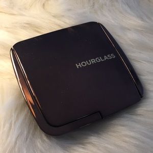 Hourglass Ambient lighting powder